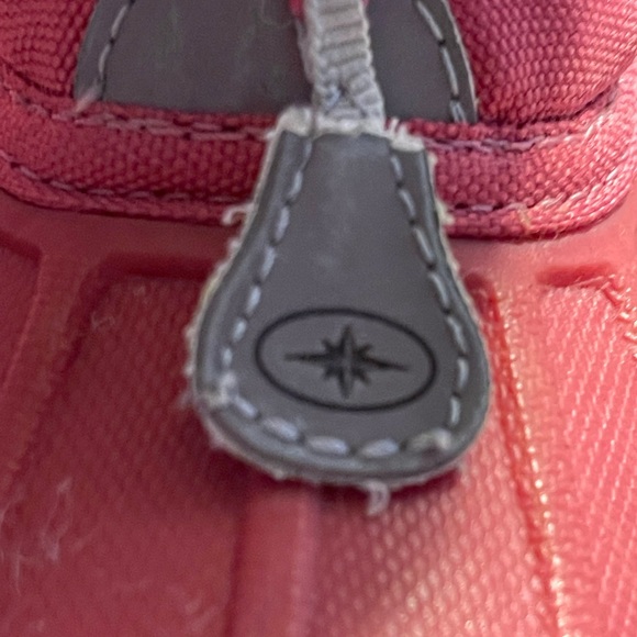 Polaris Pink Snow Boots with Grey Faux Fur - Picture 10 of 11